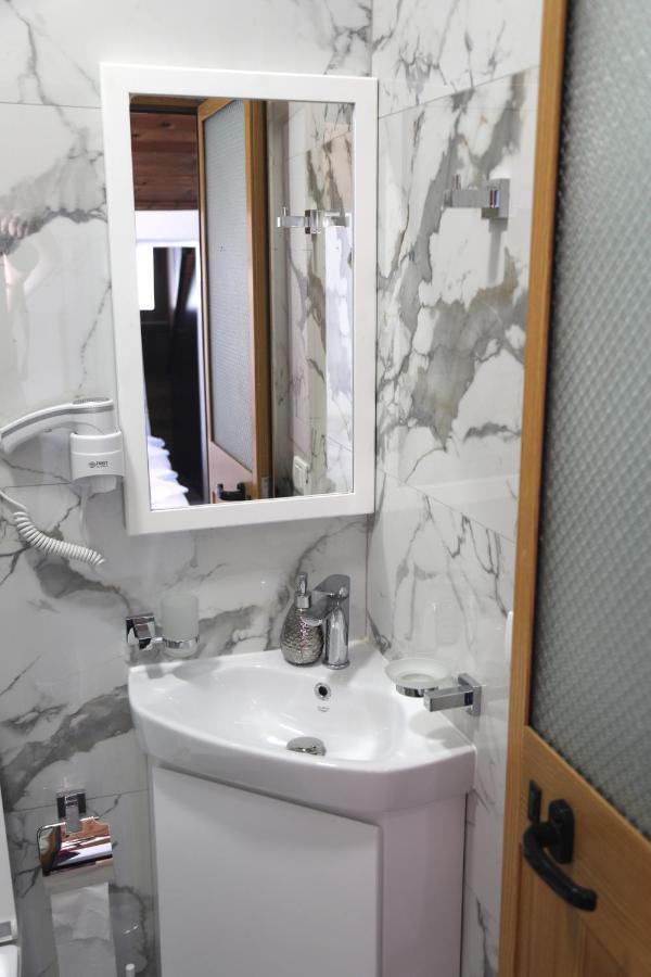 --Hotel Deal-- Rooms With Castle View Κρούγια Εξωτερικό φωτογραφία