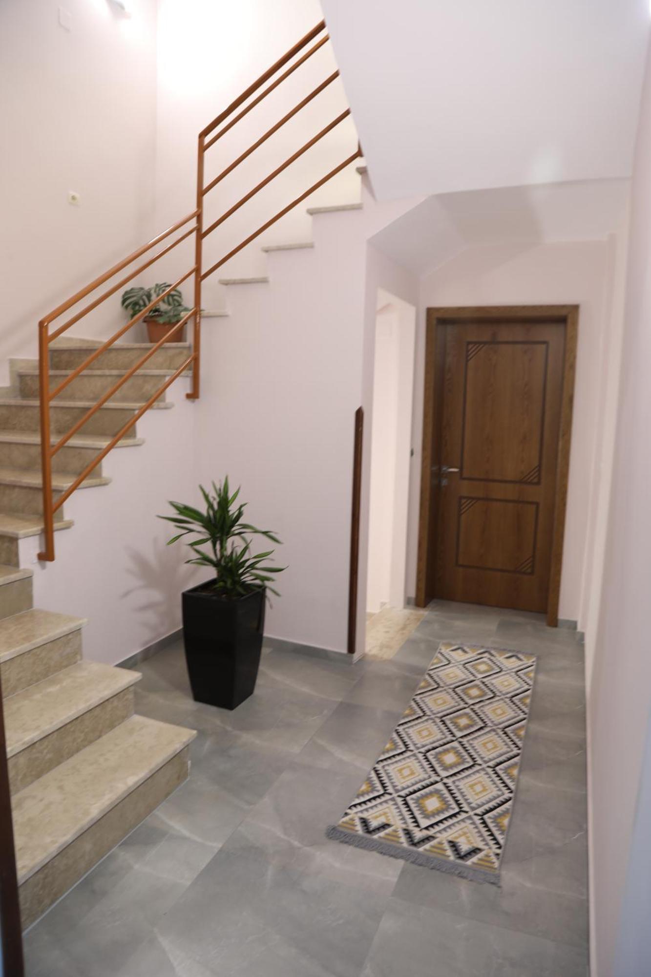 --Hotel Deal-- Rooms With Castle View Κρούγια Εξωτερικό φωτογραφία