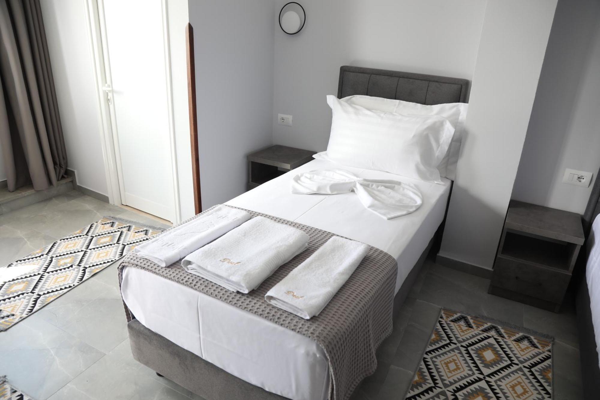 --Hotel Deal-- Rooms With Castle View Κρούγια Εξωτερικό φωτογραφία