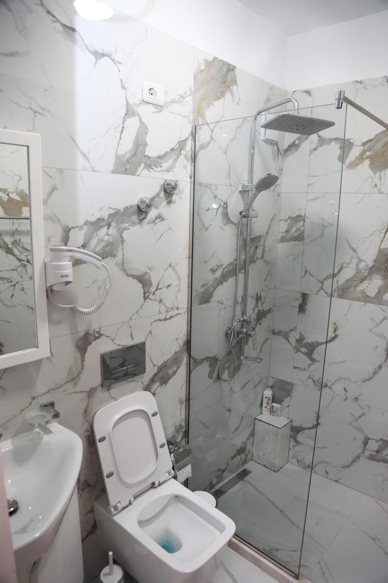 --Hotel Deal-- Rooms With Castle View Κρούγια Δωμάτιο φωτογραφία